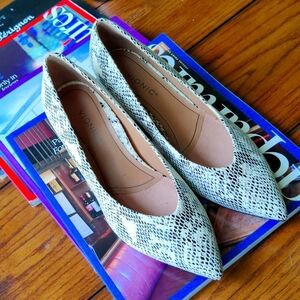 Vionic Josie Kitten Heels shoes